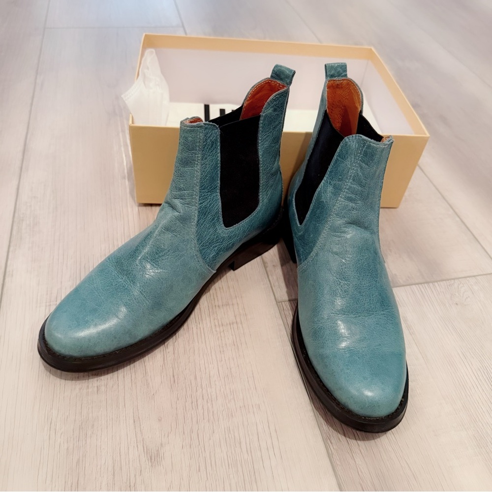 Ultra comfortable genuine leather booties in turquoise NIB - Picture 3 of 5